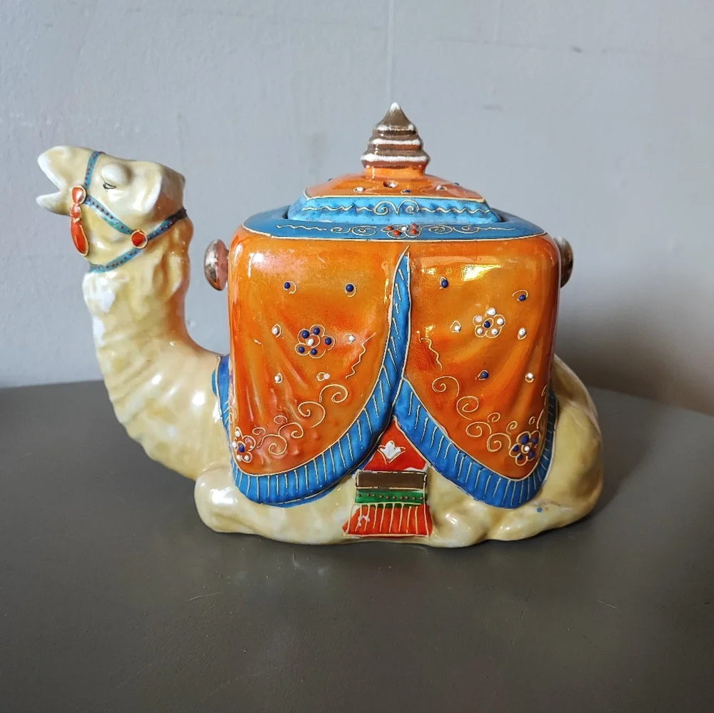 Camel Teapot WITHOUT WIcker Handle Peach Lusterware Vintage See Description
